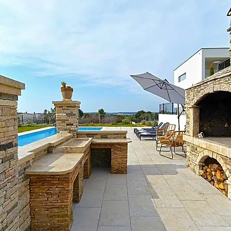 742 Hotel Pula